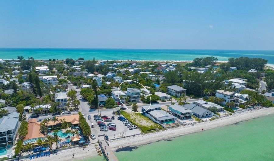 870 N SHORE Dr, Anna Maria, FL 34216 - 4 Beds, 5 Bath