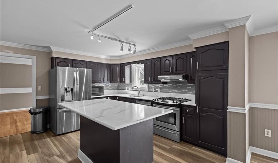 5 Olivia Ct, Johnston, RI 02919 - 4 Beds, 4 Bath