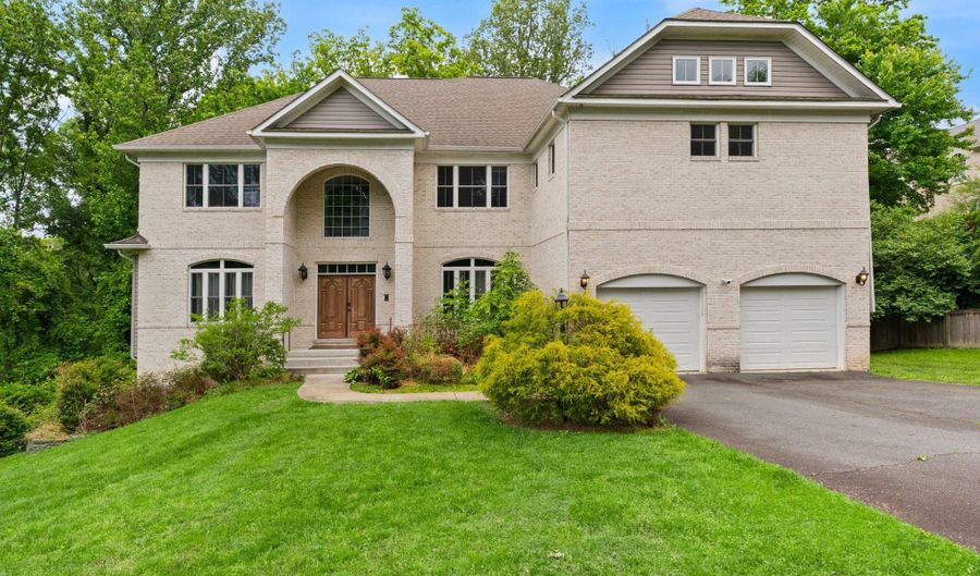 7324 STATECREST Dr, Annandale, VA 22003 - 6 Beds, 6 Bath