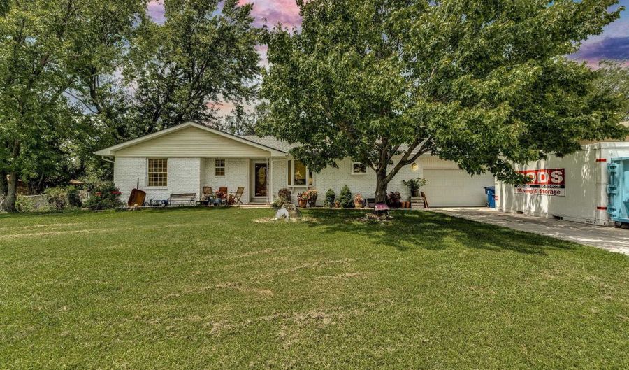 1917 Marc Ave, Andover, KS 67002 - 3 Beds, 2 Bath
