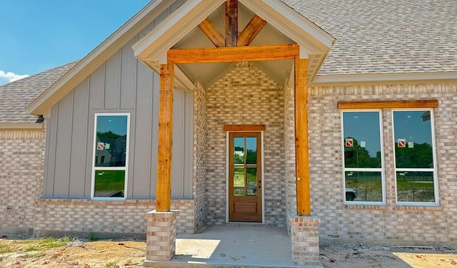 1024 Silver Sage Trl, Weatherford, TX 76085 - 5 Beds, 3 Bath