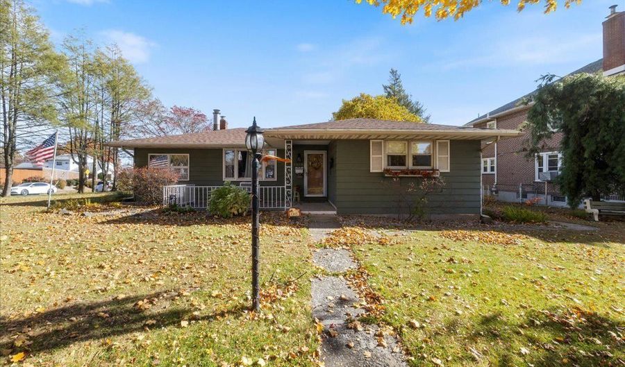 1305 LEHIGH St, Allentown, PA 18103 - 2 Beds, 2 Bath