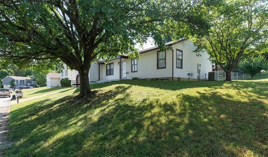 1409 Castle Mill Dr, Arnold, MO 63010 - 3 Beds, 2 Bath