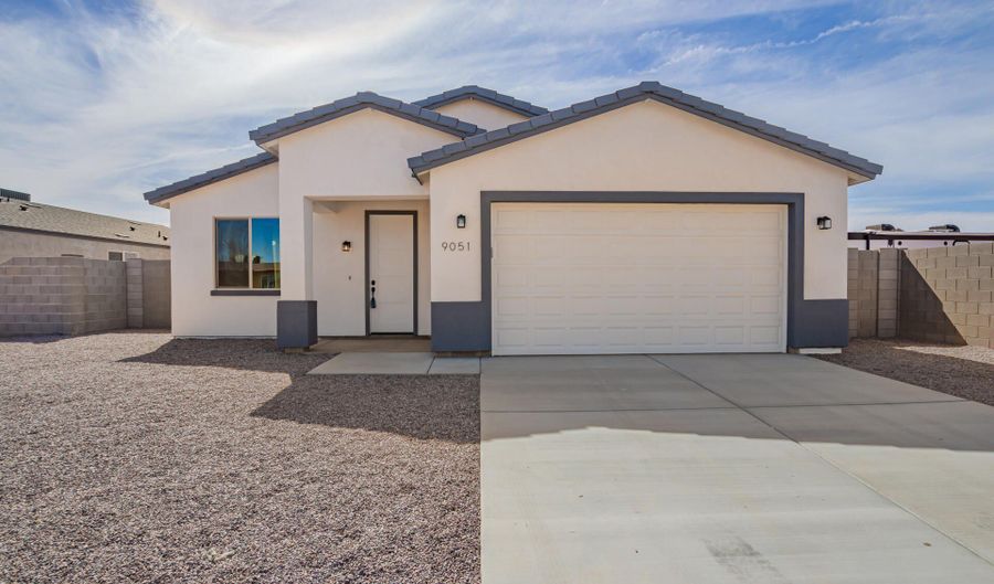 9051 W MAGNUM Dr, Arizona City, AZ 85123 - 3 Beds, 2 Bath