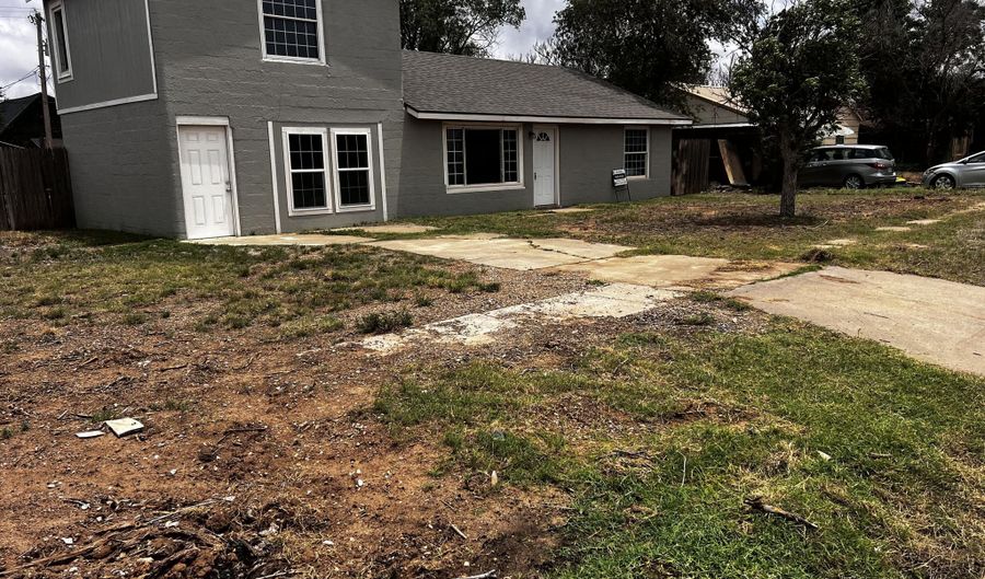 612 Lawrence St, Anton, TX 79313 - 3 Beds, 3 Bath