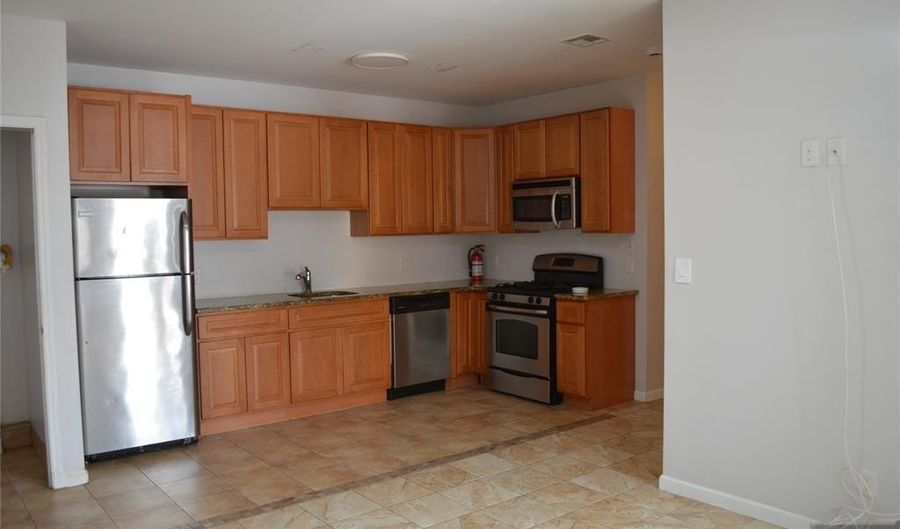 16-18 N Front 5, Bergenfield, NJ 07621 - 2 Beds, 1 Bath