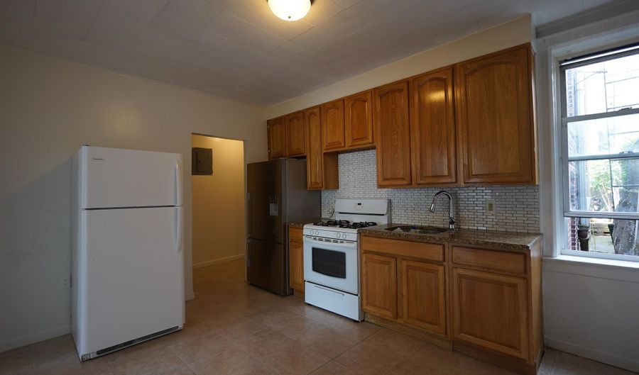 573 AVENUE E 3, Bayonne, NJ 07002 - 2 Beds, 1 Bath