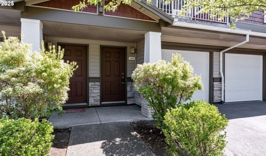 14580 SW MAGPIE Ln 203, Beaverton, OR 97007 - 1 Beds, 1 Bath