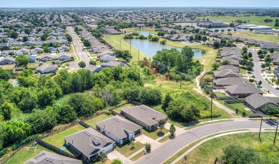15716 Rosedown Dr, Oklahoma City, OK 73170 - 3 Beds, 2 Bath