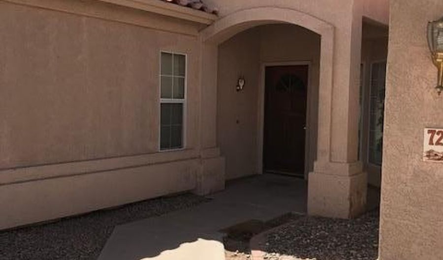 724 N YUCCA St, Chandler, AZ 85224 - 4 Beds, 2 Bath