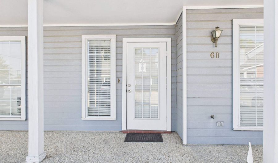 160 Ocean Dr #6B, Baton Rouge, LA 70806 - 2 Beds, 3 Bath