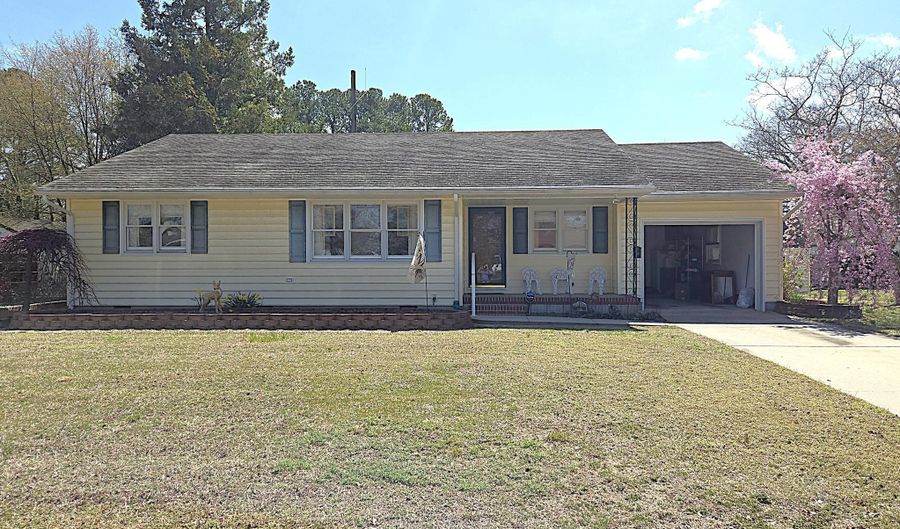 116 BROAD CREEK Rd, Laurel, DE 19956 - 3 Beds, 2 Bath