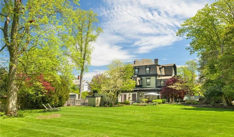 287 Gibbs Ave, Newport, RI 02840 - 6 Beds, 5 Bath