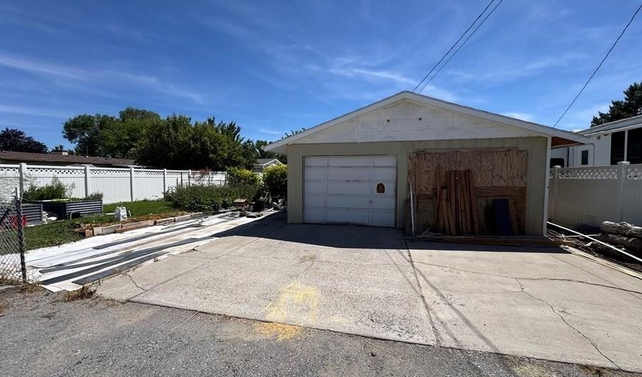 275 Washington, American Falls, ID 83211 - 4 Beds, 2 Bath