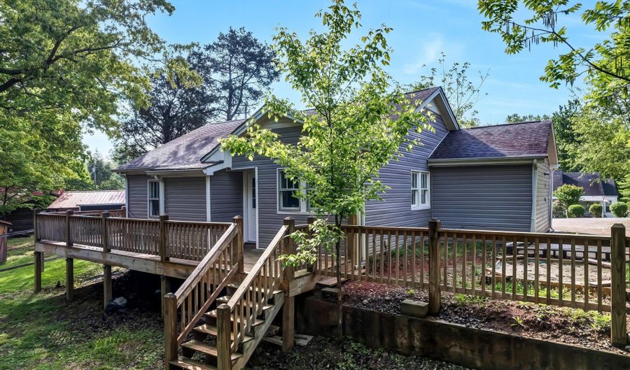 722 Southern Pkwy, Athens, TN 37303 - 3 Beds, 2 Bath
