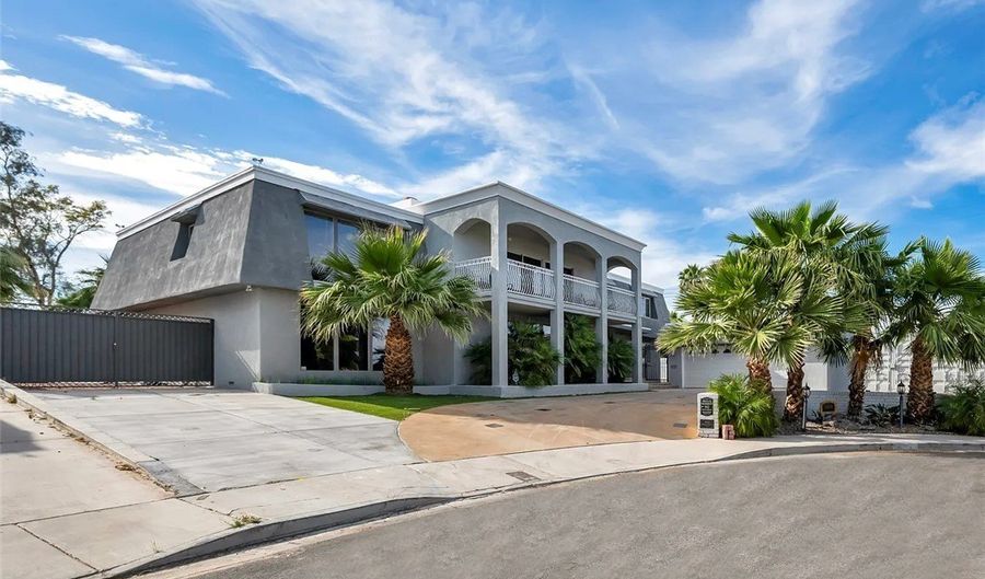 1400 Maria Elena Dr, Las Vegas, NV 89104 - 5 Beds, 5 Bath