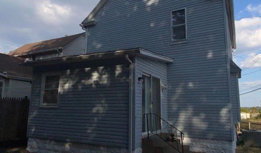 2156 7th St SW, Akron, OH 44314 - 3 Beds, 1 Bath