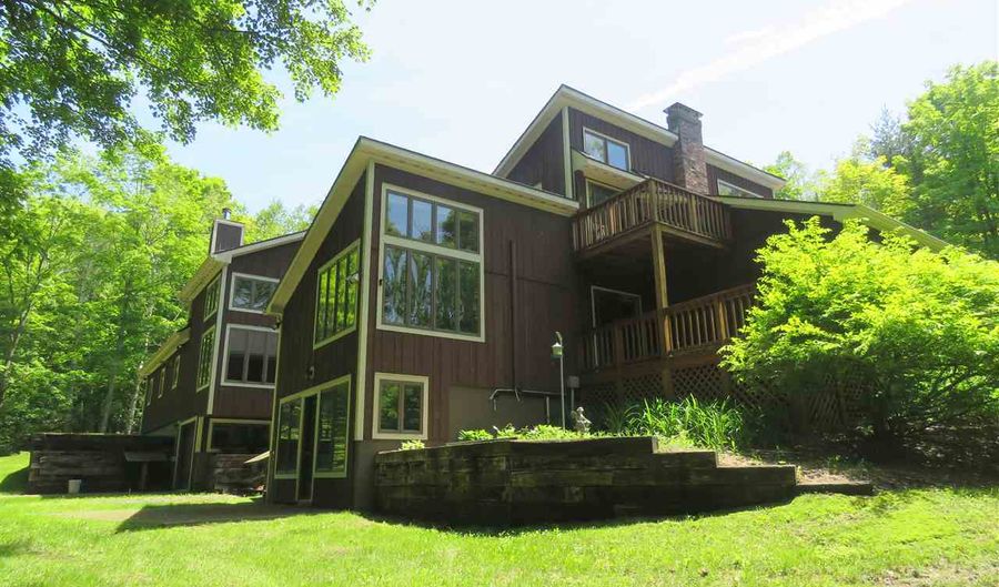 55 Hillside Dr, Derby, VT 05829 - 3 Beds, 5 Bath