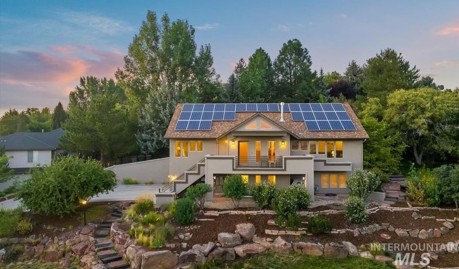 2064 S Stone Ridge Way, Boise, ID 83712 - 3 Beds, 3 Bath