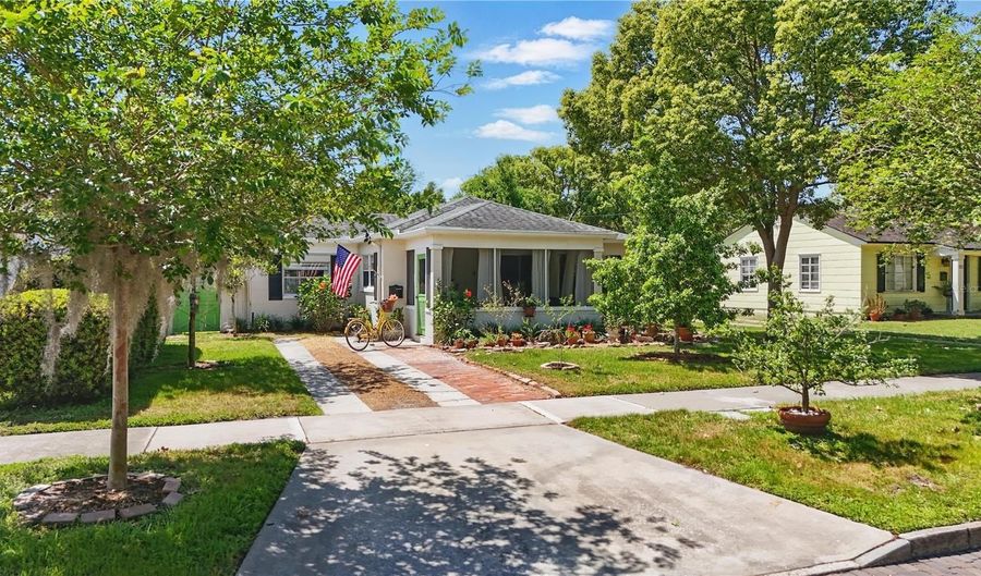 916 W YALE St, Orlando, FL 32804 - 3 Beds, 1 Bath