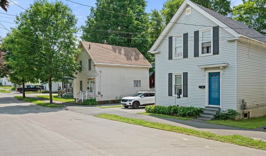 340 Grove St, Bangor, ME 04401 - 3 Beds, 1 Bath