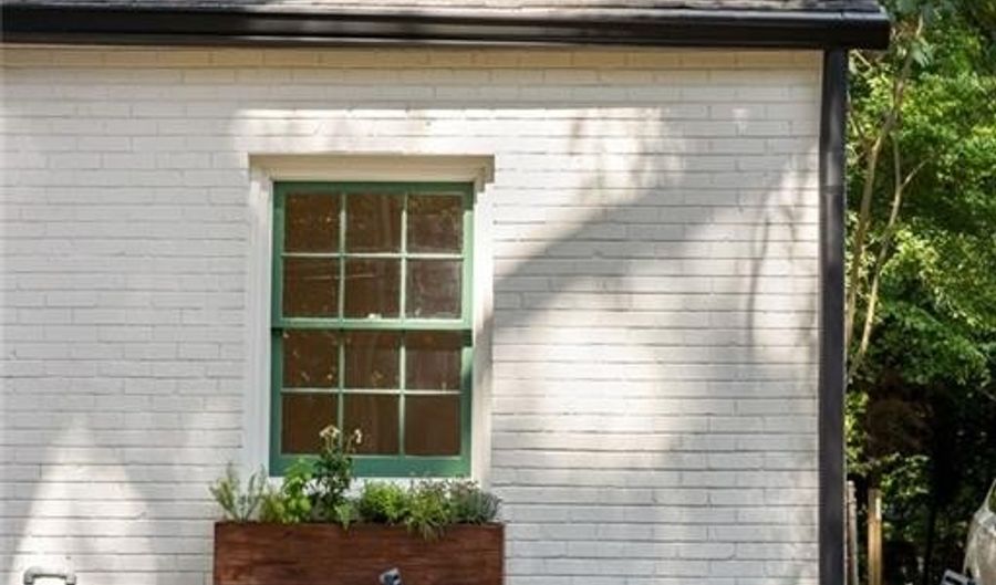 620 Avery St, Decatur, GA 30030 - 3 Beds, 2 Bath