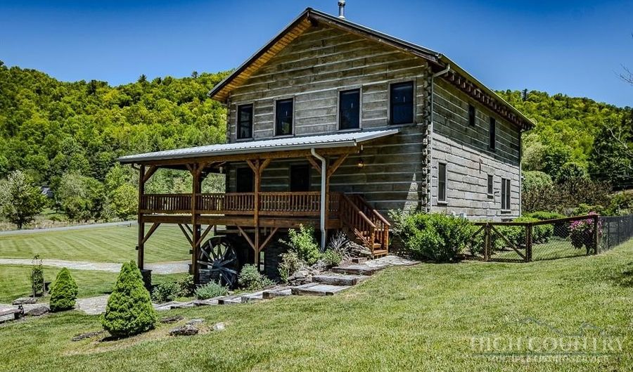 262 Red Tailed Hawk Rd, Banner Elk, NC 28604 - 3 Beds, 3 Bath