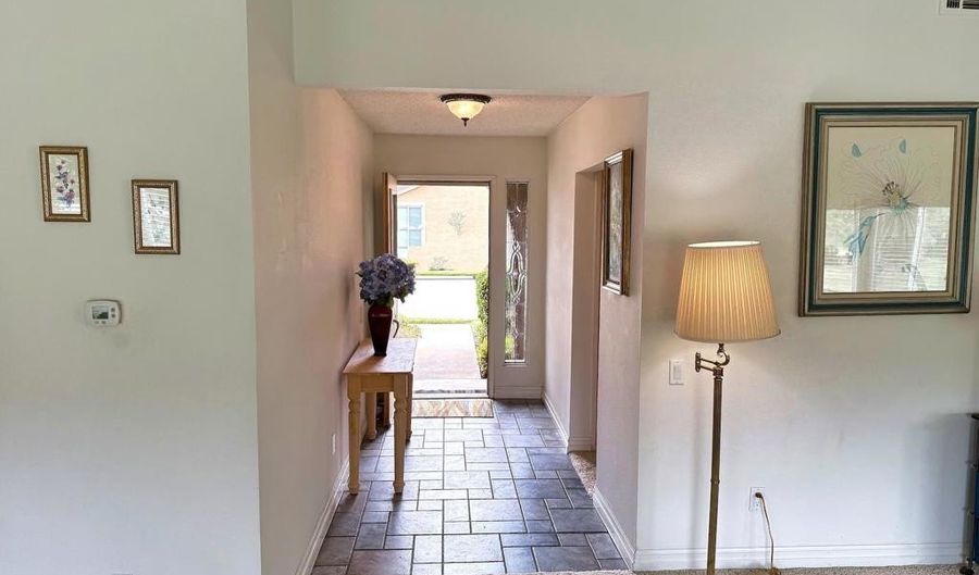 40019 Village 40, Camarillo, CA 93012 - 2 Beds, 2 Bath