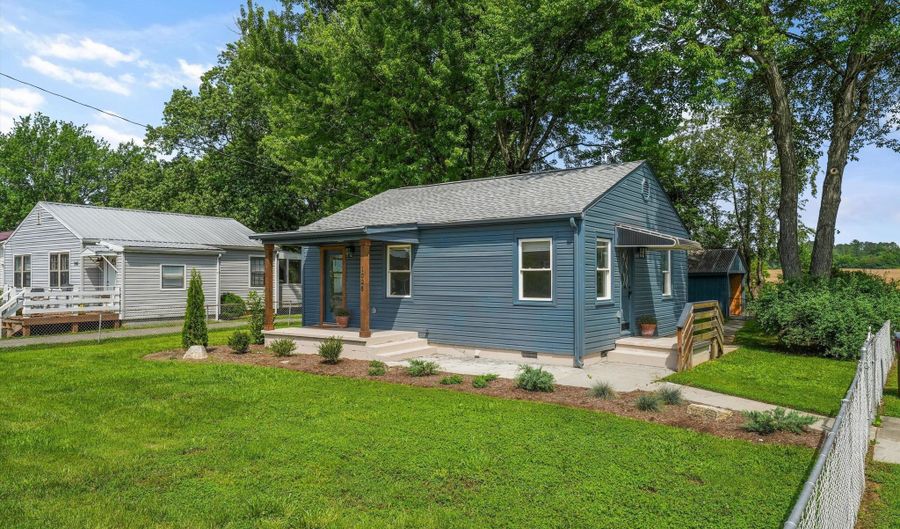 1025 Cherry St, Alcoa, TN 37701 - 2 Beds, 1 Bath