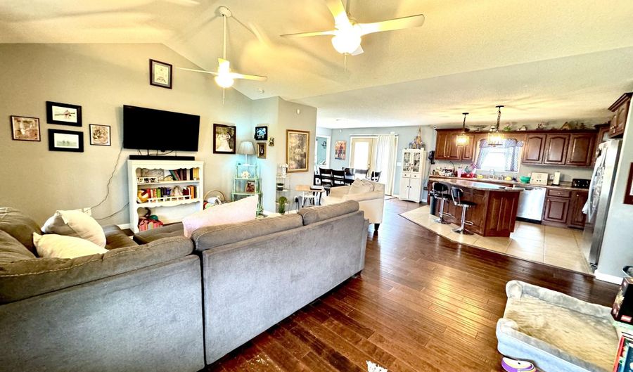 102 Beech St, Barbourville, KY 40906 - 3 Beds, 2 Bath
