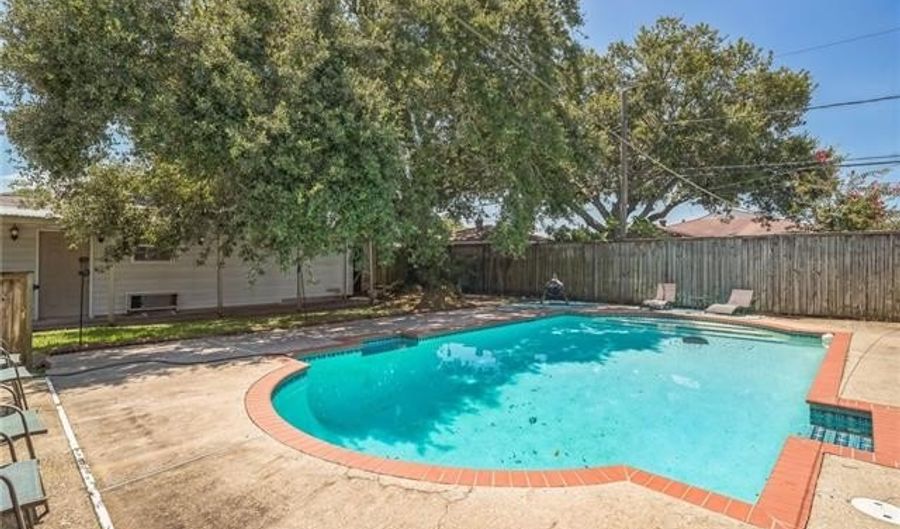 121 MAGNOLIA Dr, Belle Chasse, LA 70037 - 4 Beds, 2 Bath