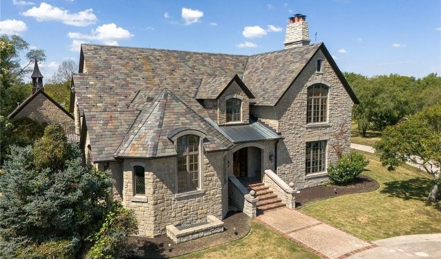 879 N 200 Rd, Baldwin City, KS 66006 - 5 Beds, 7 Bath
