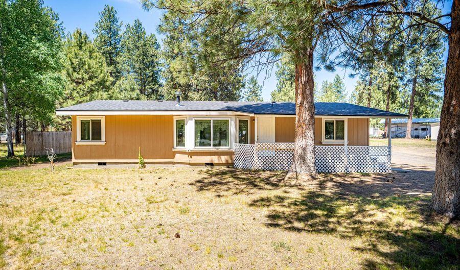 60245 Lakeview Dr, Bend, OR 97702 - 3 Beds, 2 Bath