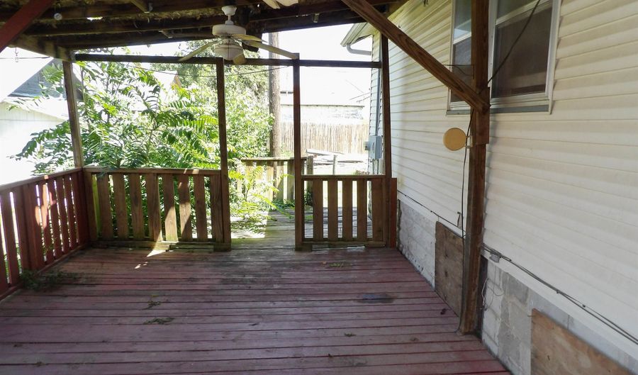 711 S Smt, Arkansas City, KS 67005 - 6 Beds, 4 Bath