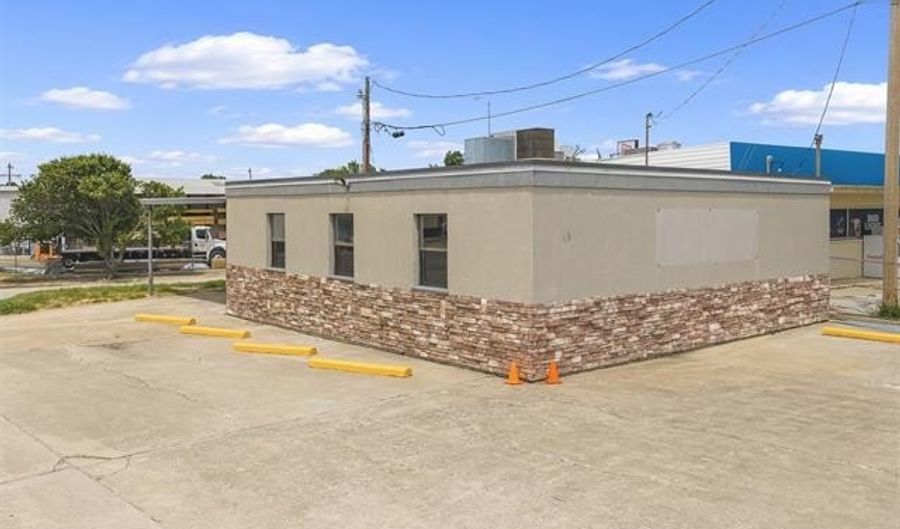 809 W Broadway St, Ardmore, OK 73401 - 0 Beds, 0 Bath