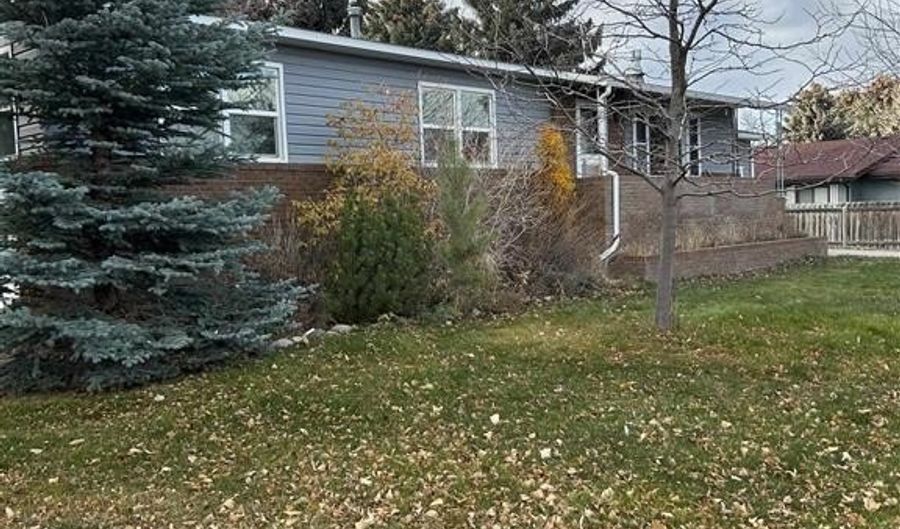 2107 11th St, Cody, WY 82414 - 5 Beds, 1 Bath