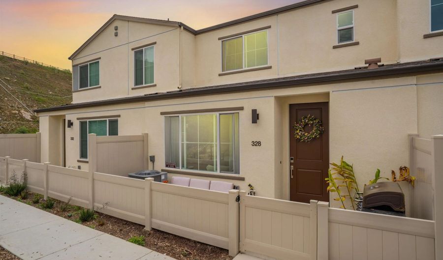 328 Satsuma Trl, Fallbrook, CA 92028 - 3 Beds, 3 Bath