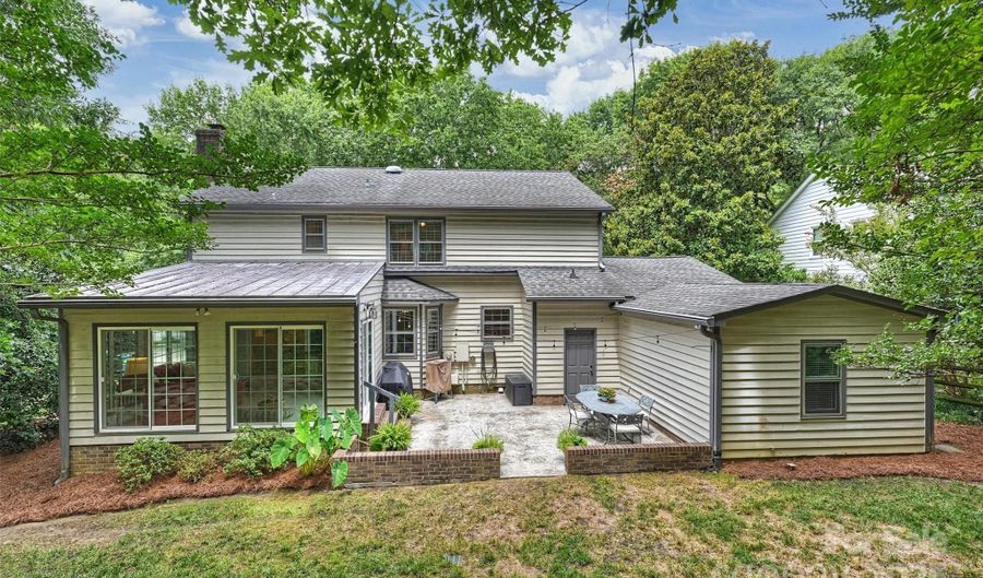 4301 Meadowridge Dr, Charlotte, NC 28226 - 3 Beds, 3 Bath
