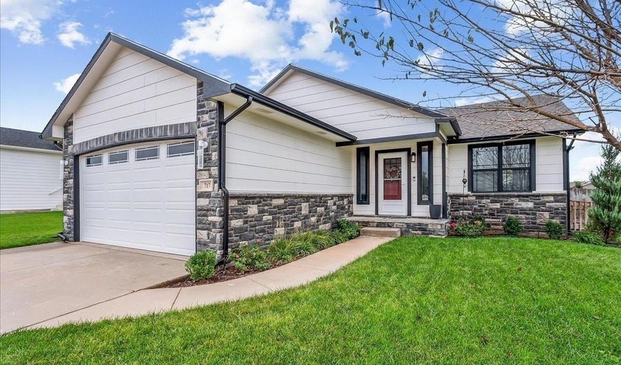 717 E Minneha Ave, Andover, KS 67002 - 3 Beds, 3 Bath