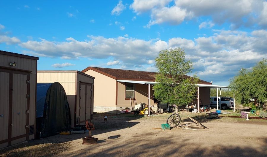 1072 N Annie Ln, Benson, AZ 85602 - 3 Beds, 2 Bath