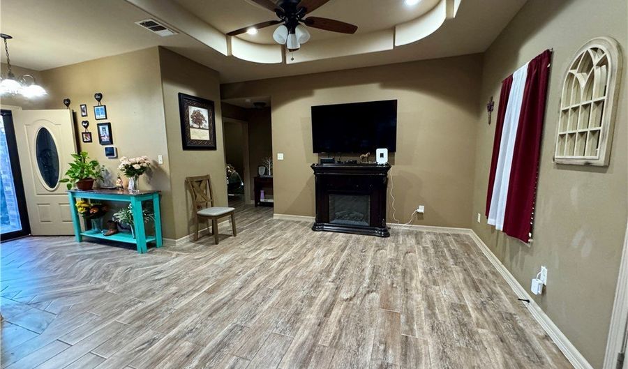 1521 Seabreeze St, Alice, TX 78332 - 3 Beds, 2 Bath