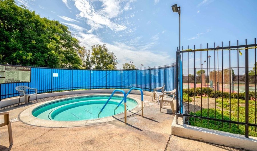 13602 La Jolla Cir 16-C, La Mirada, CA 90638 - 2 Beds, 2 Bath