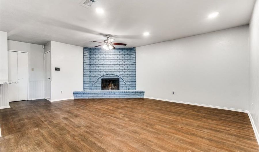 811 Sunny Slope Dr, Allen, TX 75002 - 3 Beds, 2 Bath