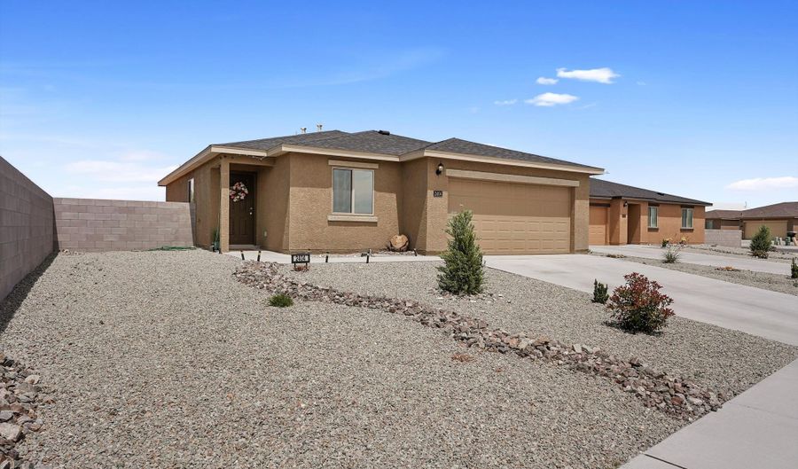 2404 CALLE DEL LOS CLAVELES, Belen, NM 87002 - 3 Beds, 2 Bath