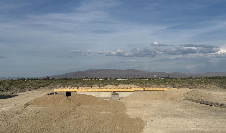 720 Emerald Ln, Battle Mountain, NV 89820 - 3 Beds, 2 Bath