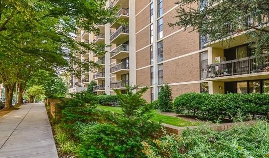 1016 S WAYNE St #408, Arlington, VA 22204 - 2 Beds, 2 Bath