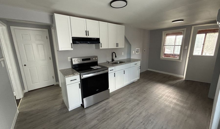 231 Goddard Ave 3Rd Floor, Bridgeport, CT 06610 - 2 Beds, 1 Bath