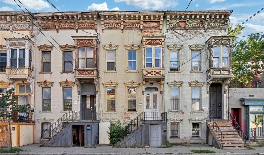 99 Lark St, Albany, NY 12210 - 6 Beds, 3 Bath