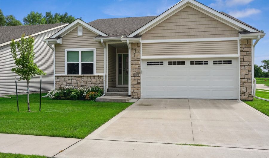 905 W Trace Dr, Polk City, IA 50226 - 2 Beds, 2 Bath