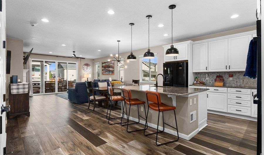 3988 Grand Baker St, Aurora, CO 80019 - 5 Beds, 3 Bath